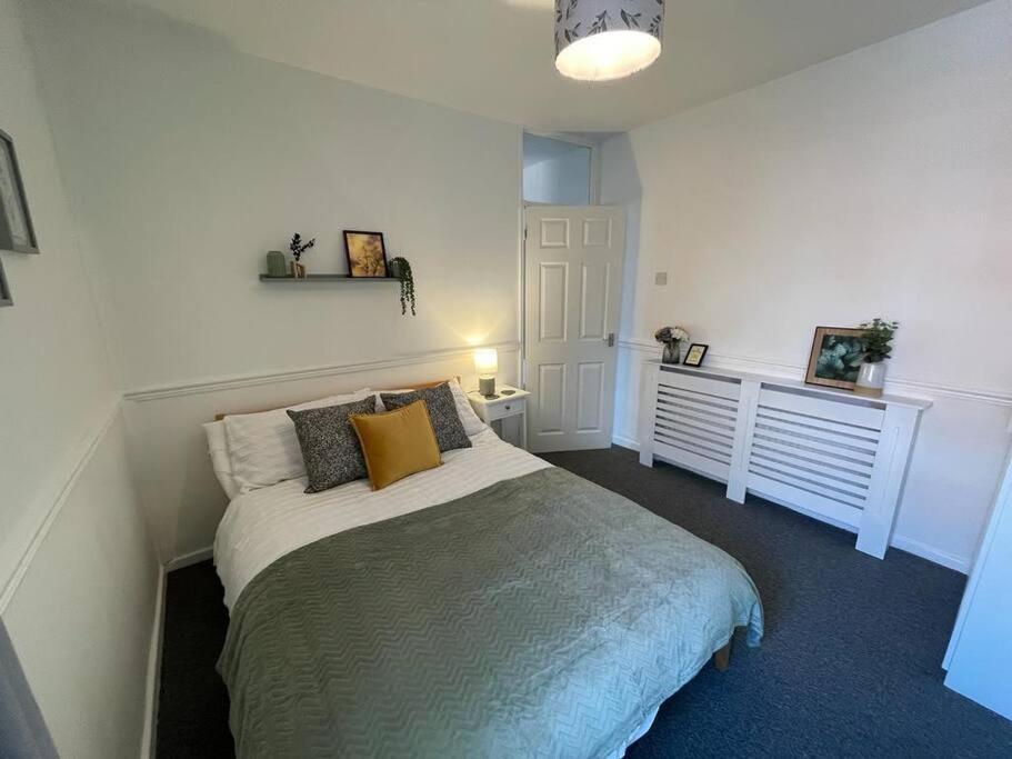 2 Bed Central Cardiff Apartment - Sleeps Five! Buitenkant foto