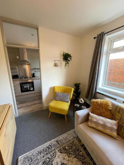 2 Bed Central Cardiff Apartment - Sleeps Five! Buitenkant foto