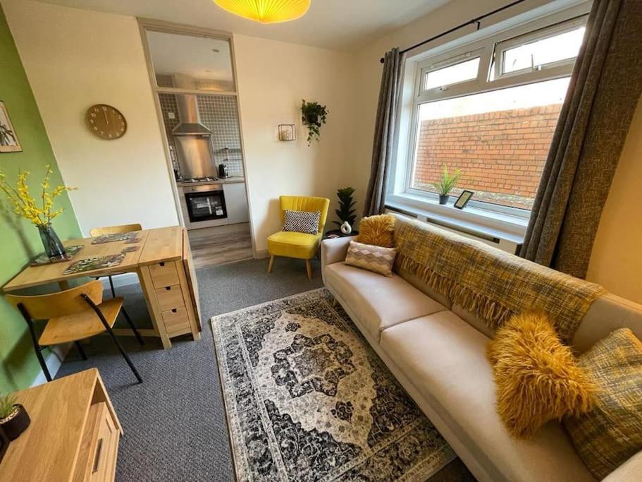 2 Bed Central Cardiff Apartment - Sleeps Five! Buitenkant foto