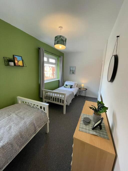 2 Bed Central Cardiff Apartment - Sleeps Five! Buitenkant foto