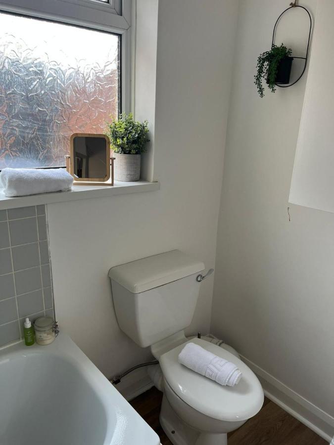 2 Bed Central Cardiff Apartment - Sleeps Five! Buitenkant foto